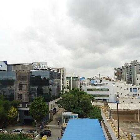 Sri Sai Comforts Hotel Bangalore Exterior foto